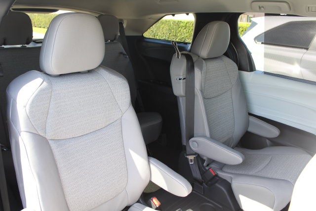 2026 Toyota Sienna LE 8 Passenger