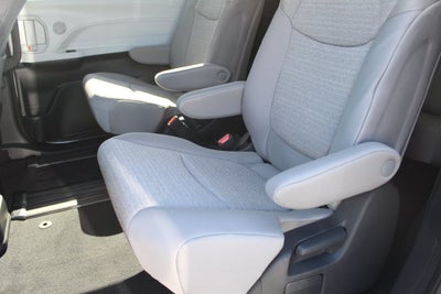 2026 Toyota Sienna LE 8 Passenger