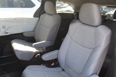 2026 Toyota Sienna LE 8 Passenger