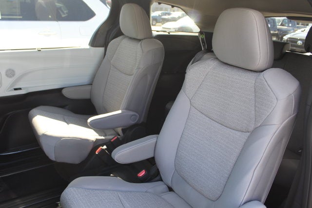 2026 Toyota Sienna LE 8 Passenger