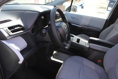 2026 Toyota Sienna LE 8 Passenger