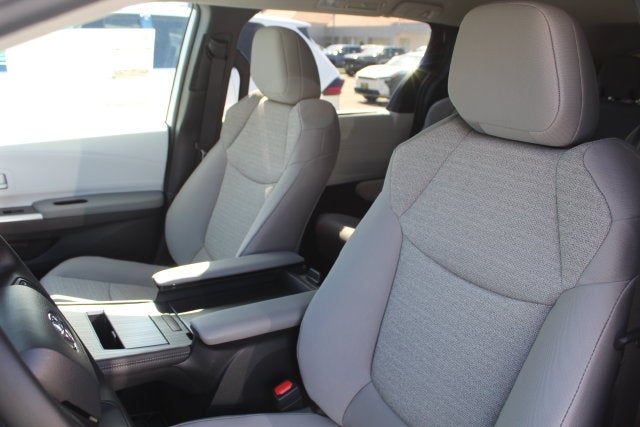 2026 Toyota Sienna LE 8 Passenger