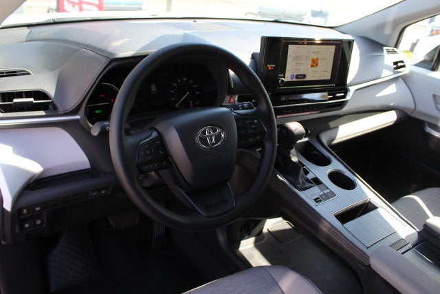2026 Toyota Sienna LE 8 Passenger
