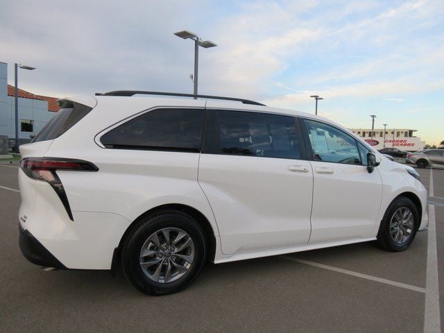2023 Toyota SIENNA LE AWD LE 8 Passenger