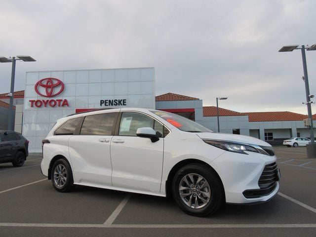 2023 Toyota SIENNA LE AWD LE 8 Passenger