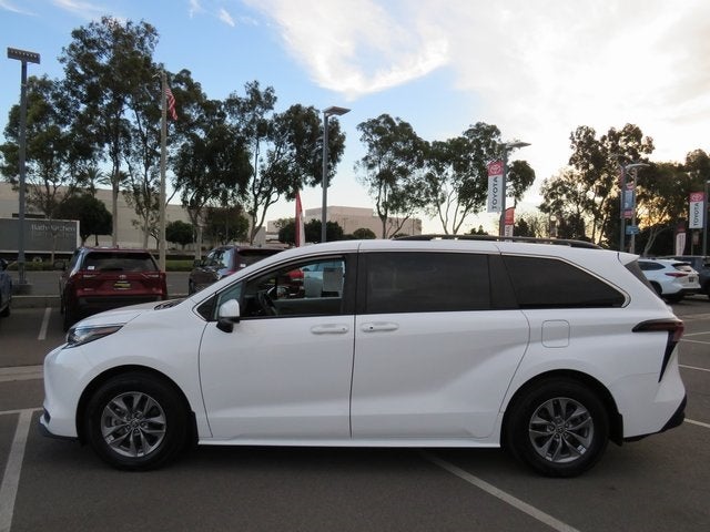 2023 Toyota SIENNA LE AWD LE 8 Passenger