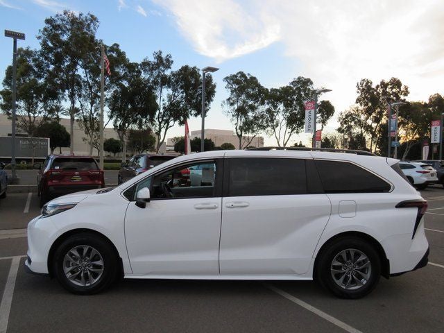 2023 Toyota SIENNA LE AWD LE 8 Passenger