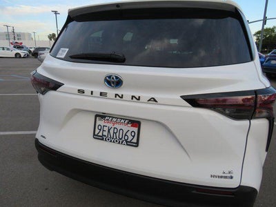 2023 Toyota SIENNA LE AWD LE 8 Passenger