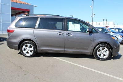 2017 Toyota Sienna LE 8 Passenger