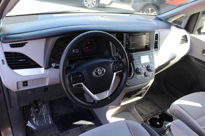 2017 Toyota Sienna LE 8 Passenger