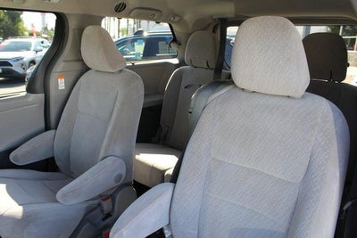 2017 Toyota Sienna LE 8 Passenger