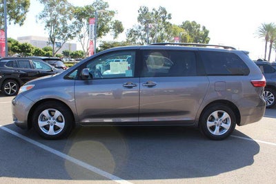 2017 Toyota Sienna LE 8 Passenger