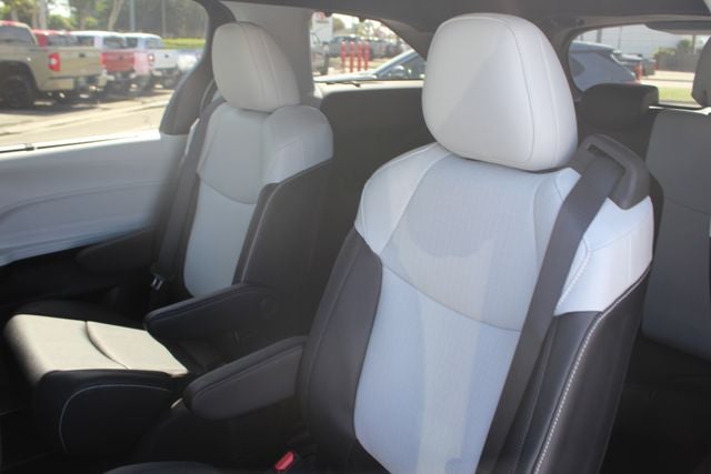 2026 Toyota Sienna XSE 7 Passenger