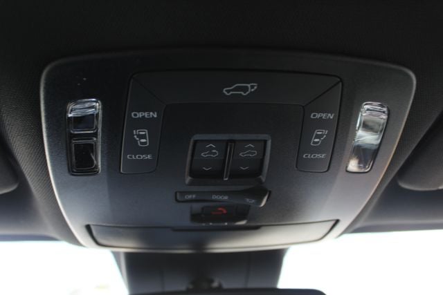 2026 Toyota Sienna XSE 7 Passenger