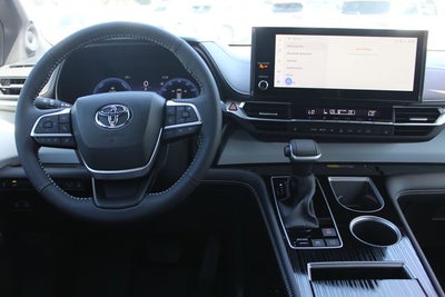 2026 Toyota Sienna XSE 7 Passenger