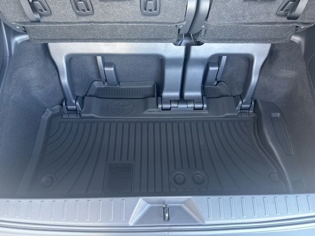 2026 Toyota SIENNA XLE XLE 8 Passenger