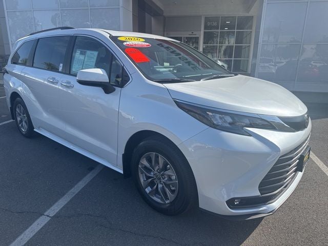 2026 Toyota SIENNA XLE XLE 8 Passenger