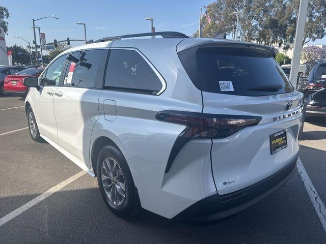 2026 Toyota SIENNA XLE XLE 8 Passenger