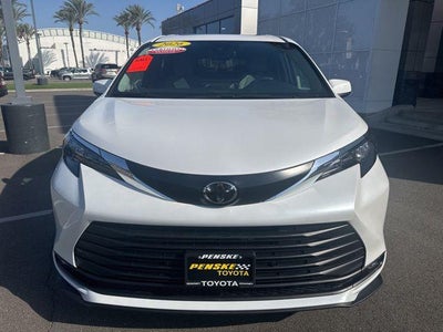 2026 Toyota SIENNA XLE XLE 8 Passenger