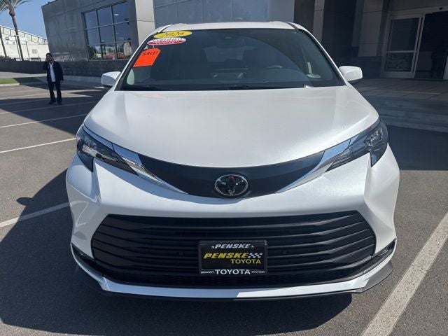 2026 Toyota SIENNA XLE XLE 8 Passenger