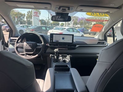 2026 Toyota SIENNA XLE XLE 8 Passenger