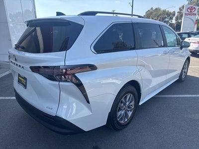2026 Toyota SIENNA XLE XLE 8 Passenger