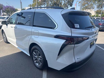 2026 Toyota SIENNA XLE XLE 8 Passenger