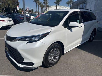 2026 Toyota SIENNA XLE XLE 8 Passenger