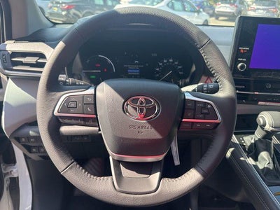 2026 Toyota SIENNA XLE XLE 8 Passenger
