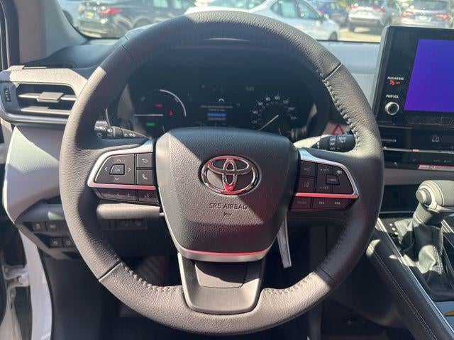 2026 Toyota SIENNA XLE XLE 8 Passenger