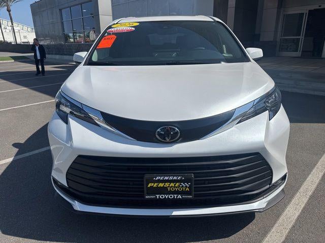 2026 Toyota SIENNA XLE XLE 8 Passenger
