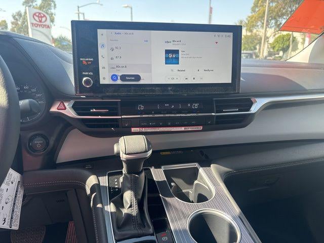 2026 Toyota SIENNA XLE XLE 8 Passenger