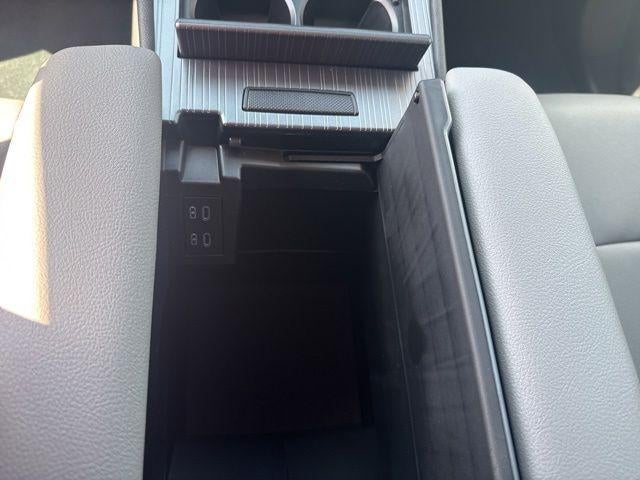 2026 Toyota SIENNA XLE XLE 8 Passenger