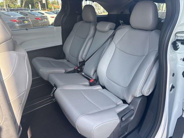 2026 Toyota SIENNA XLE XLE 8 Passenger