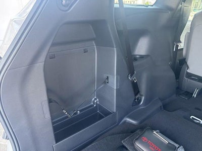 2026 Toyota SIENNA XLE XLE 8 Passenger