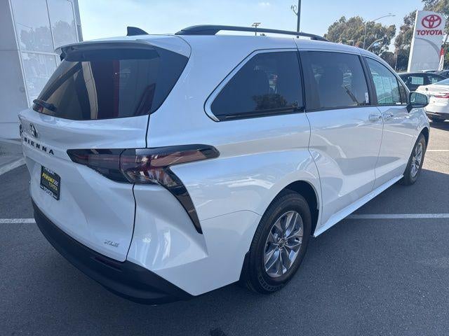 2026 Toyota SIENNA XLE XLE 8 Passenger