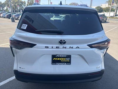 2026 Toyota SIENNA XLE XLE 8 Passenger