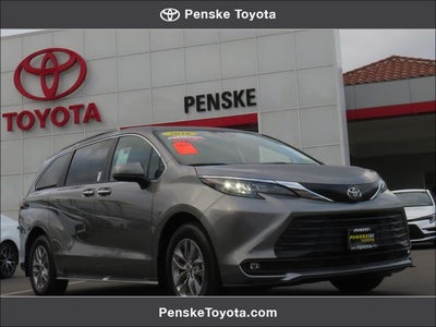 2026 Toyota SIENNA XLE XLE 8 Passenger