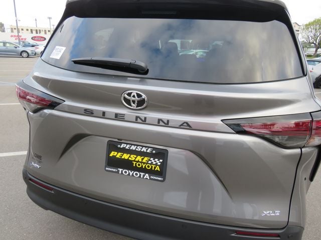 2026 Toyota SIENNA XLE XLE 8 Passenger