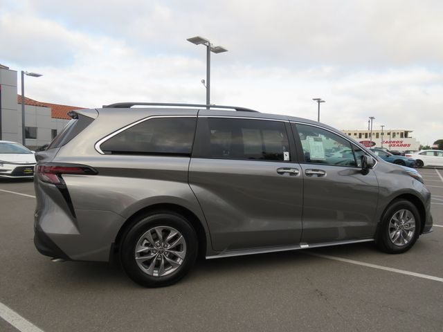 2026 Toyota SIENNA XLE XLE 8 Passenger