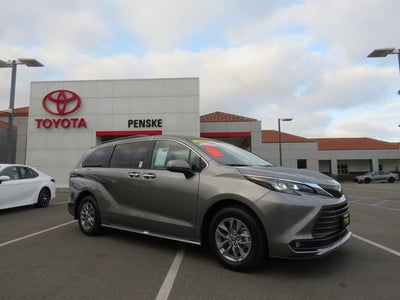 2026 Toyota SIENNA XLE XLE 8 Passenger