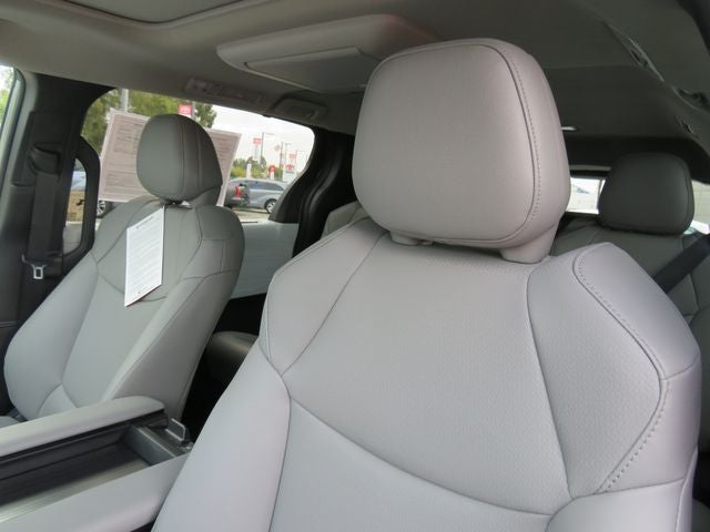 2026 Toyota SIENNA XLE XLE 8 Passenger