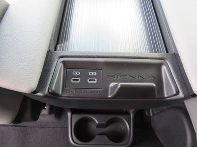 2026 Toyota SIENNA XLE XLE 8 Passenger