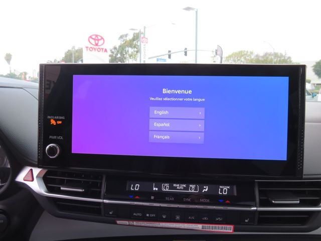 2026 Toyota SIENNA XLE XLE 8 Passenger