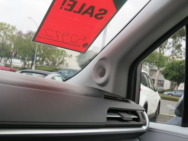 2026 Toyota SIENNA XLE XLE 8 Passenger