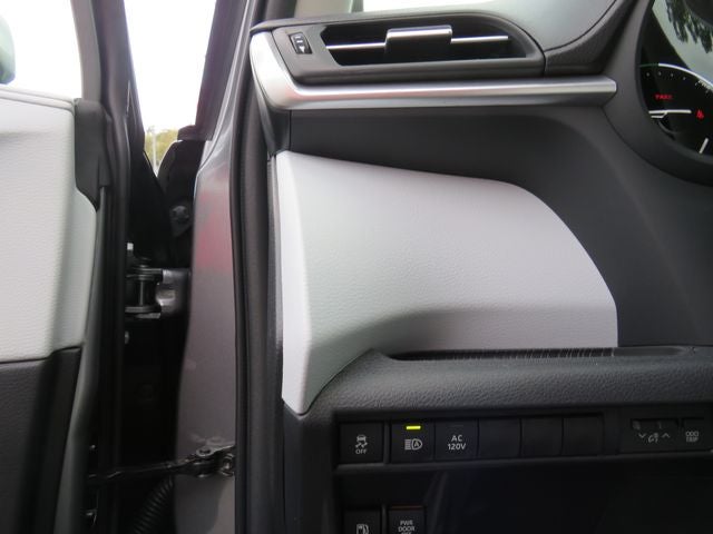 2026 Toyota SIENNA XLE XLE 8 Passenger