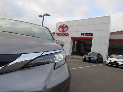 2026 Toyota SIENNA XLE XLE 8 Passenger