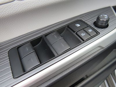 2026 Toyota SIENNA XLE XLE 8 Passenger