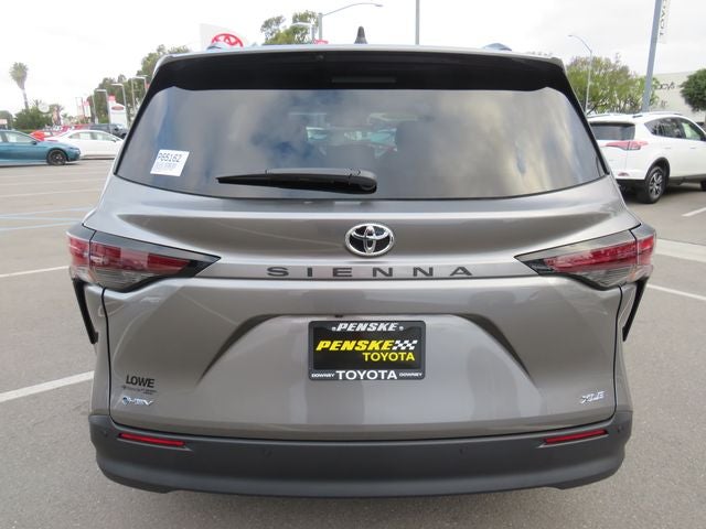 2026 Toyota SIENNA XLE XLE 8 Passenger