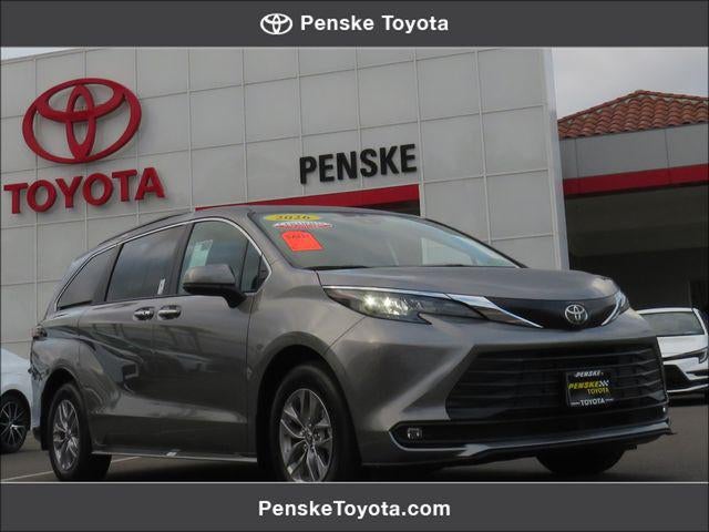 2026 Toyota SIENNA XLE XLE 8 Passenger